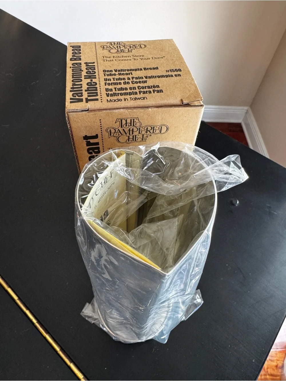 The Pampered Chef | NIB Valtrompia Bread Tube-Heart #1560